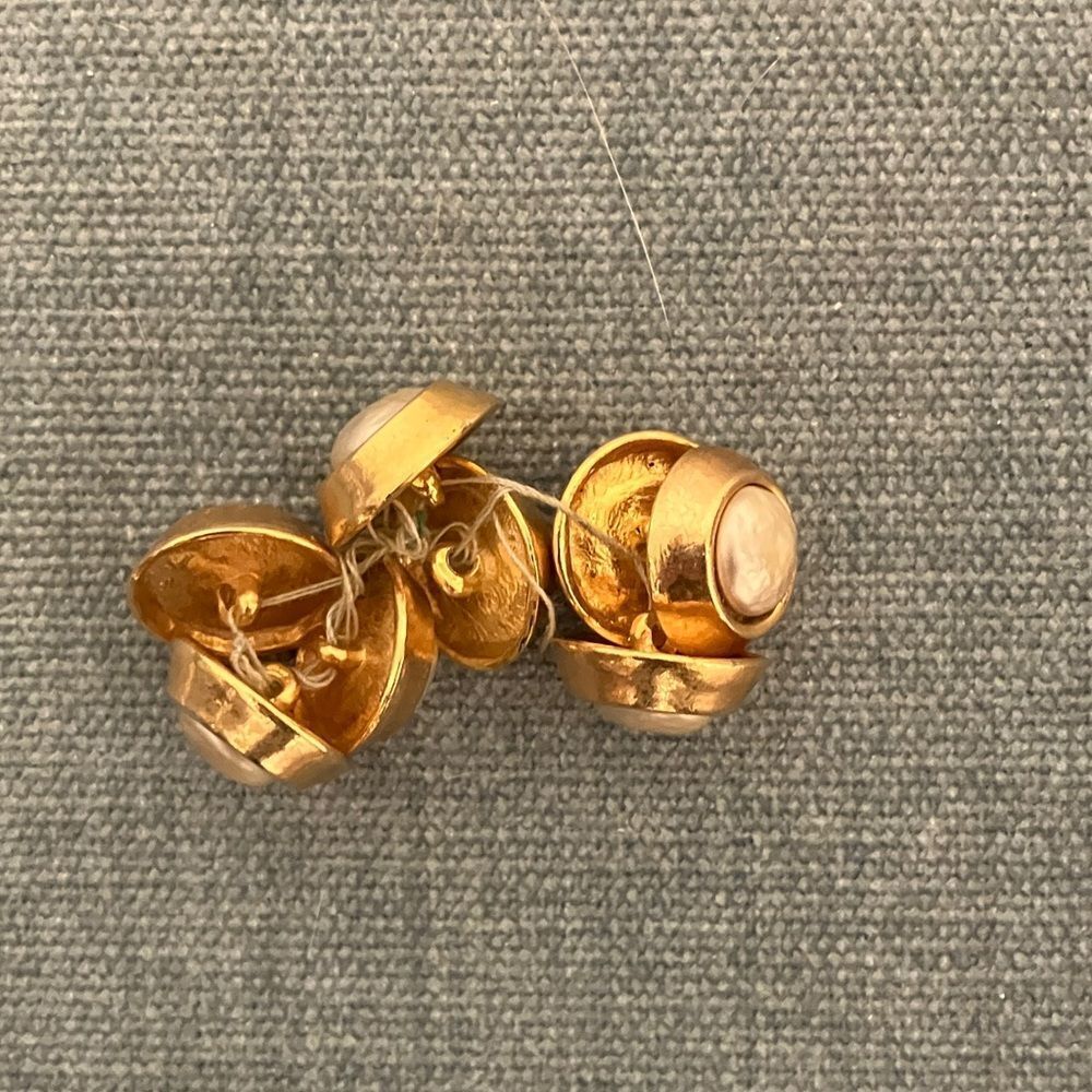 Buttons